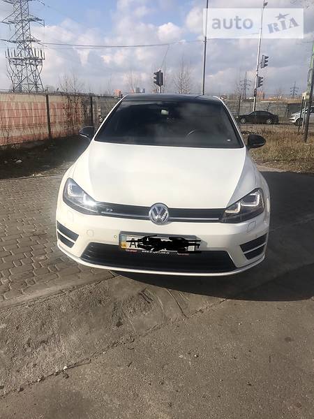 Хетчбек Volkswagen Golf 2015 в Києві