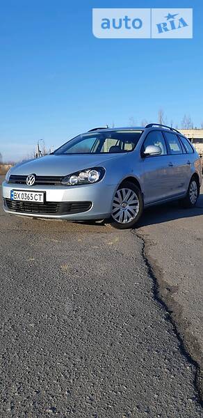 Універсал Volkswagen Golf 2010 в 