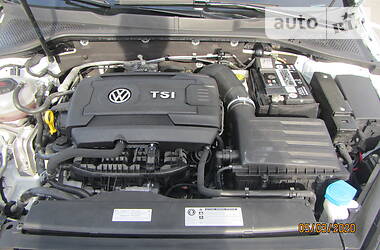 Хетчбек Volkswagen Golf 2018 в 