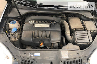 Хетчбек Volkswagen Golf 2007 в 