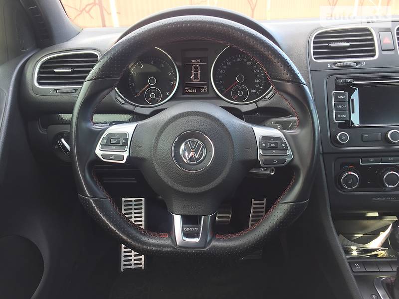 Седан Volkswagen Golf 2013 в Києві