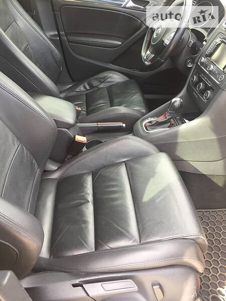 Седан Volkswagen Golf 2013 в Києві