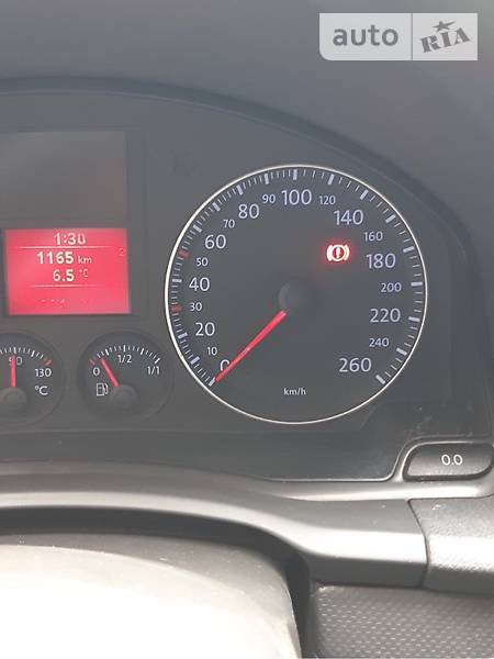 Хетчбек Volkswagen Golf 2004 в Вінниці