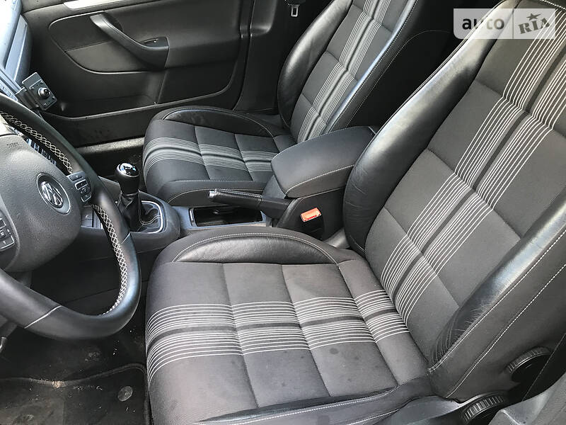 Універсал Volkswagen Golf 2012 в Луцьку