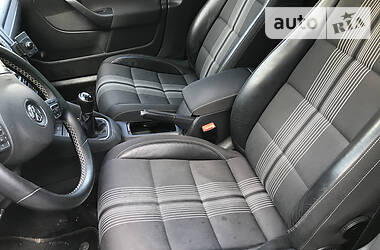 Універсал Volkswagen Golf 2012 в 