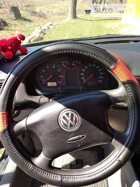 Хэтчбек Volkswagen Golf 1999 в Снятине