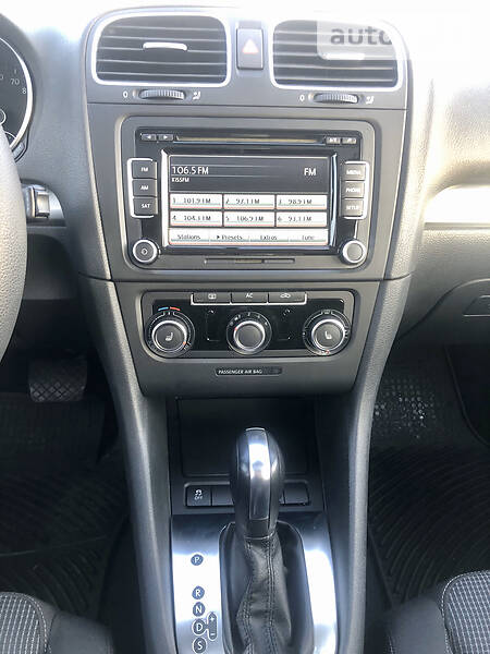 Хетчбек Volkswagen Golf 2012 в Києві