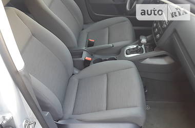 Хетчбек Volkswagen Golf 2004 в 