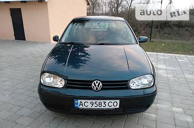 Хетчбек Volkswagen Golf 2002 в 
