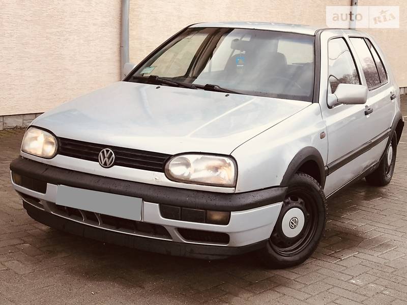 Хэтчбек Volkswagen Golf 1997 в Стрые