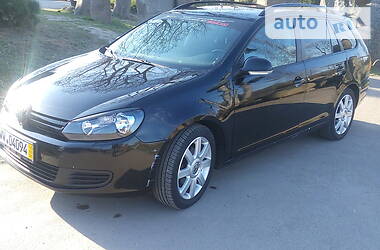Універсал Volkswagen Golf 2010 в 
