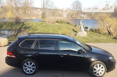 Універсал Volkswagen Golf 2010 в 