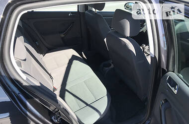 Хетчбек Volkswagen Golf 2004 в 