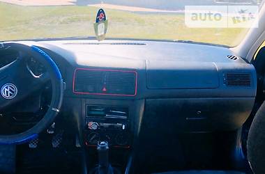 Седан Volkswagen Golf 1999 в 