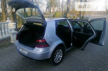 Хетчбек Volkswagen Golf 2003 в 