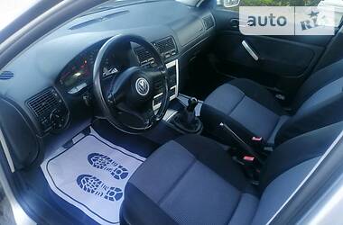 Хетчбек Volkswagen Golf 2003 в 