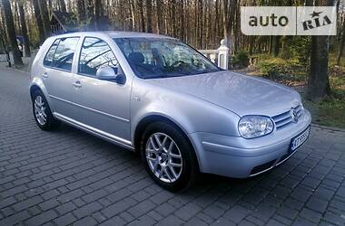 Хетчбек Volkswagen Golf 2003 в 