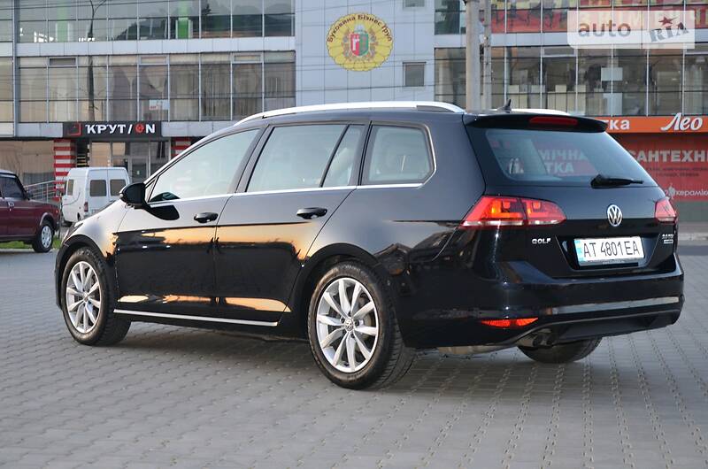 Універсал Volkswagen Golf 2016 в Чернівцях