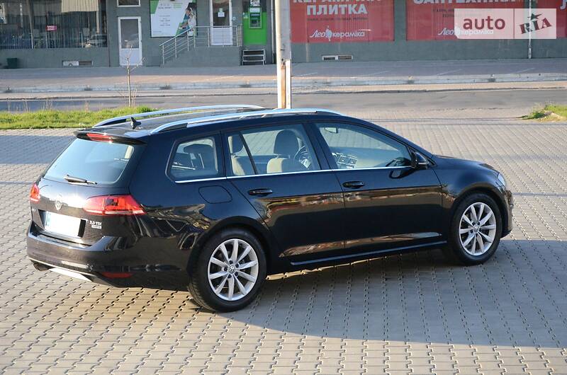 Універсал Volkswagen Golf 2016 в Чернівцях