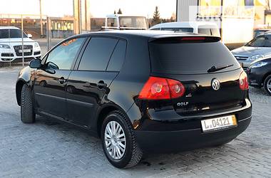 Хетчбек Volkswagen Golf 2005 в 