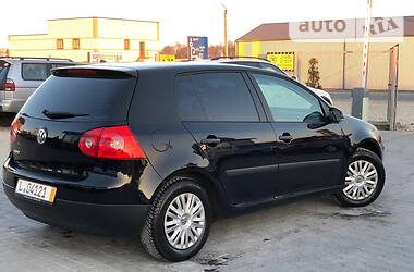 Хетчбек Volkswagen Golf 2005 в 