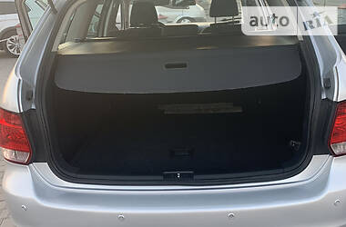 Універсал Volkswagen Golf 2010 в 