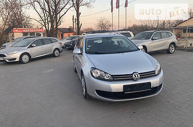 Універсал Volkswagen Golf 2010 в 