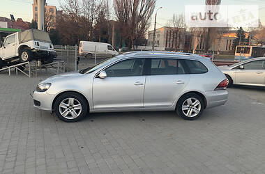 Універсал Volkswagen Golf 2010 в 