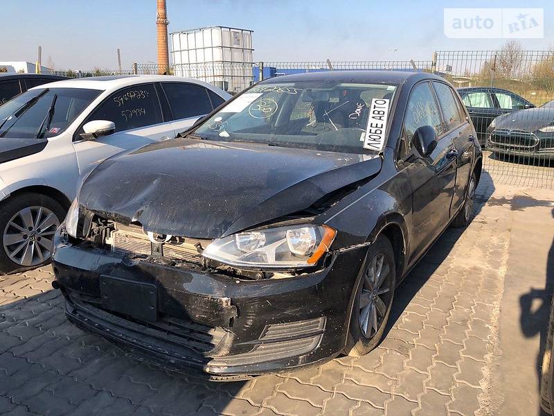 Хетчбек Volkswagen Golf 2017 в Львові