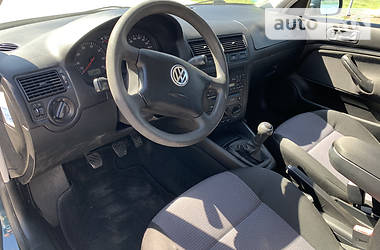 Хетчбек Volkswagen Golf 2002 в 