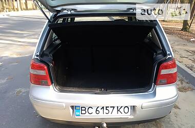 Хетчбек Volkswagen Golf 2003 в 