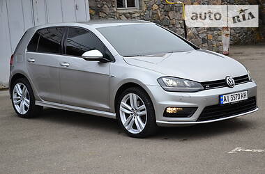 Хетчбек Volkswagen Golf 2013 в 