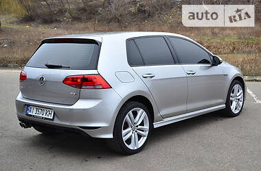 Хетчбек Volkswagen Golf 2013 в 