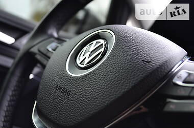 Хетчбек Volkswagen Golf 2013 в 