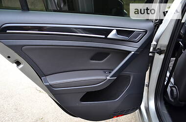 Хетчбек Volkswagen Golf 2013 в 