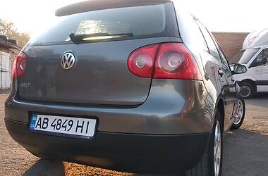Хетчбек Volkswagen Golf 2005 в 