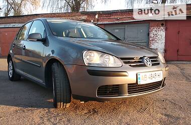 Хетчбек Volkswagen Golf 2005 в 