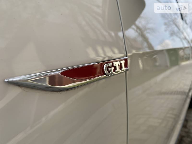 Хетчбек Volkswagen Golf 2014 в Дніпрі
