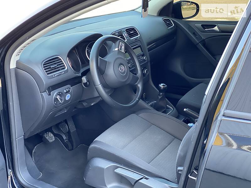 Хетчбек Volkswagen Golf 2009 в Рівному