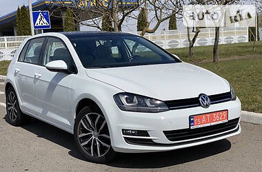 Хэтчбек Volkswagen Golf 2015 в Ровно