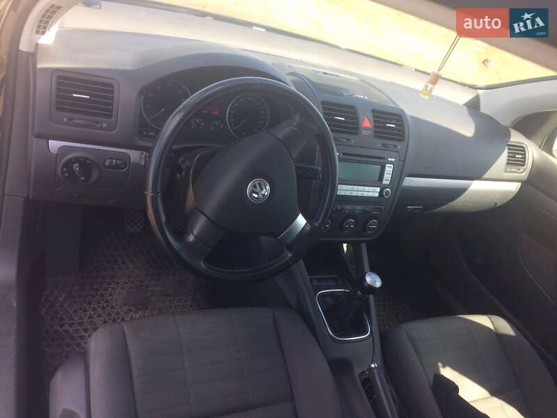 Хэтчбек Volkswagen Golf 2007 в Вараше фото 7 Хэтчбек Volkswagen Golf 2007 в Вараше