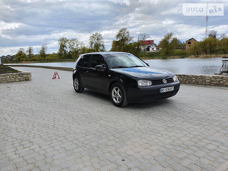 Хетчбек Volkswagen Golf 1999 в Шумську