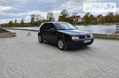 Хетчбек Volkswagen Golf 1999 в 