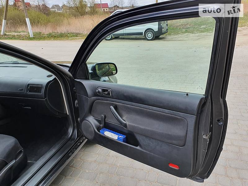 Хетчбек Volkswagen Golf 1999 в Шумську