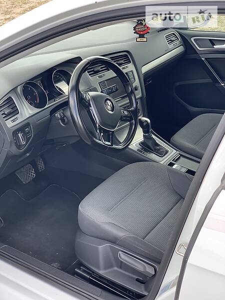 Універсал Volkswagen Golf 2015 в Києві