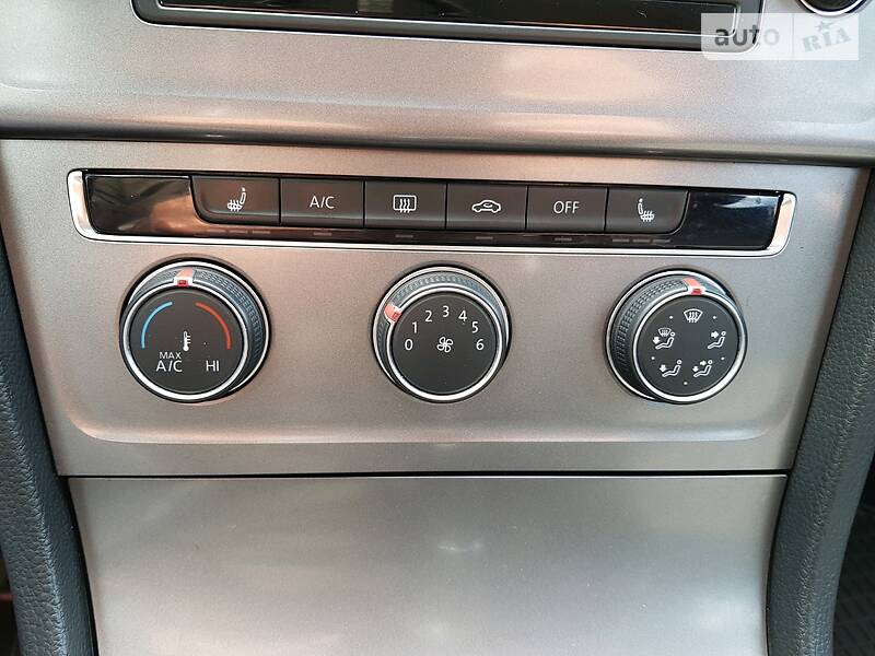 Універсал Volkswagen Golf 2014 в Луцьку