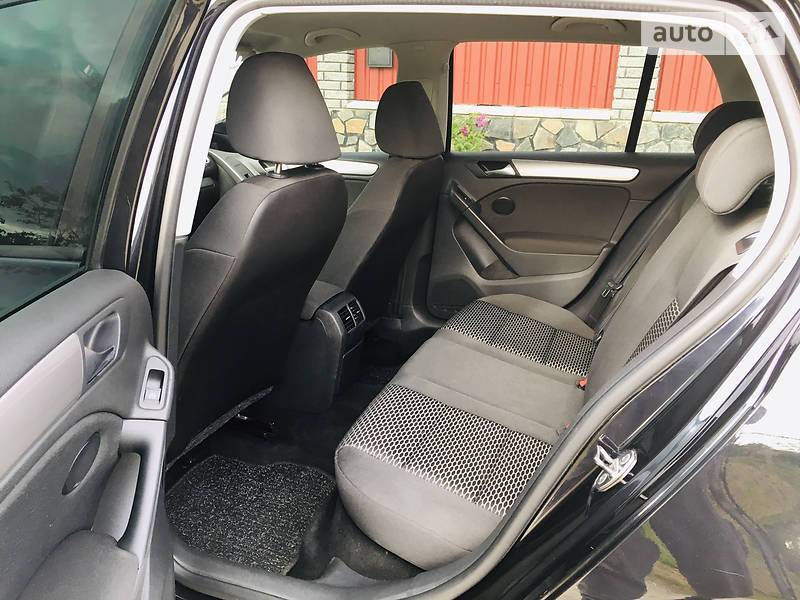 Хетчбек Volkswagen Golf 2009 в Звягелі