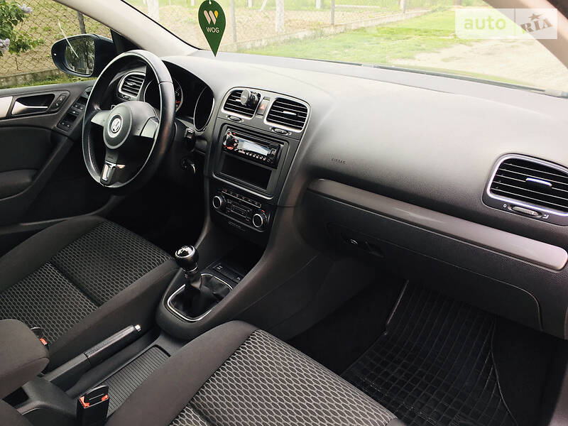 Хетчбек Volkswagen Golf 2009 в Звягелі