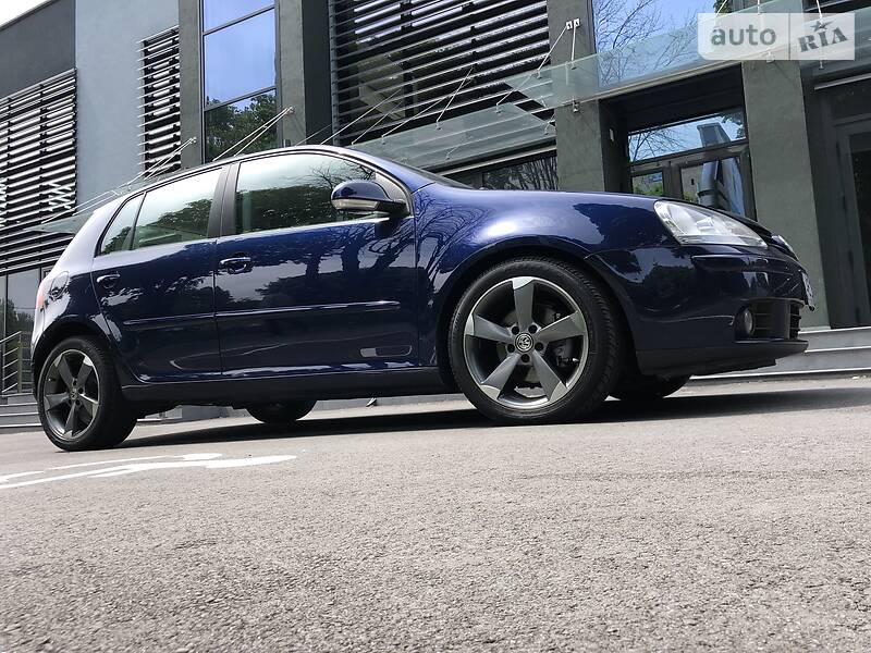Хетчбек Volkswagen Golf 2006 в Вінниці