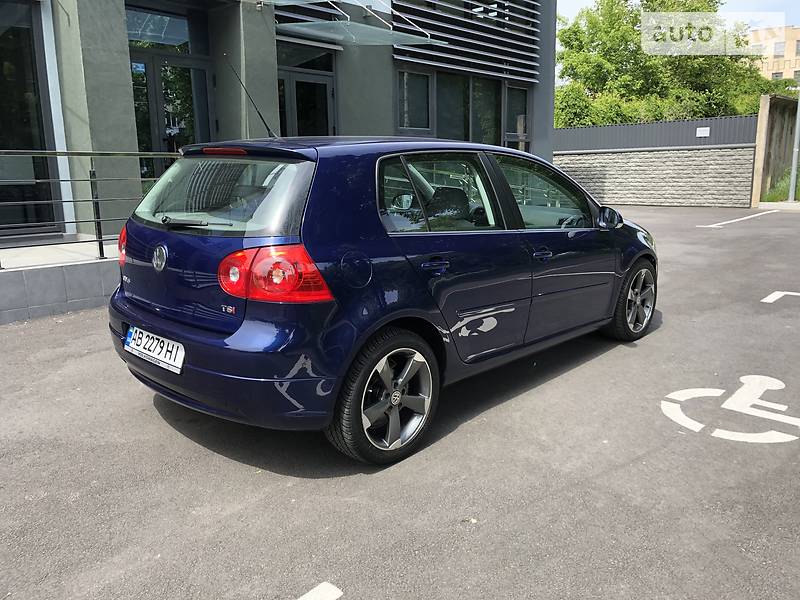 Хетчбек Volkswagen Golf 2006 в Вінниці